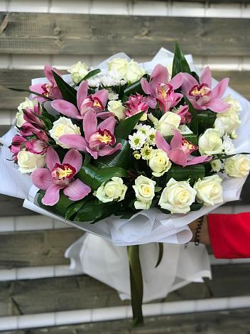 Букет цветов из: Розы и Хризантемы в Глебычево