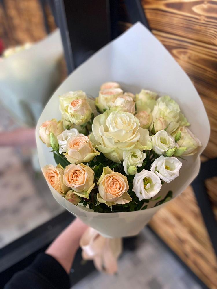 Букет цветов из: Розы и Лизиантусы в Глебычево