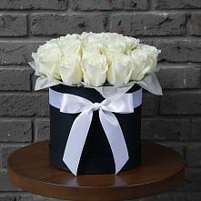 Цветочная композиция из Розы в шляпной коробке в Глебычево